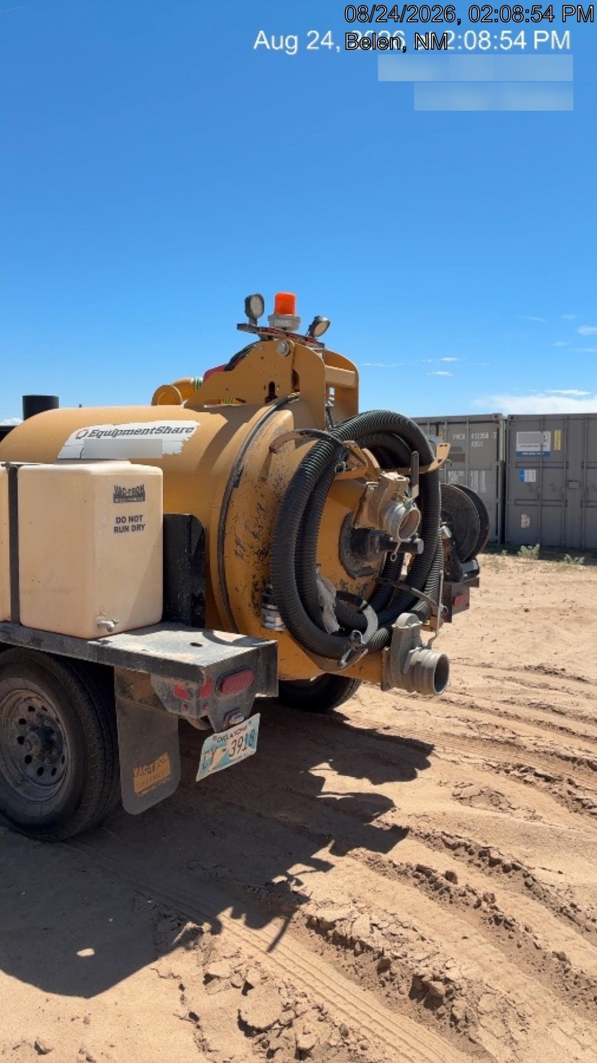 2021 Vac-Tron LP573XDT 500 Gallon Debris Tank w/ Hydraulic Tilt, two (2) 100 Gallon Water Tanks, Low Profile Torsion Axles (12,000 GVWR)
