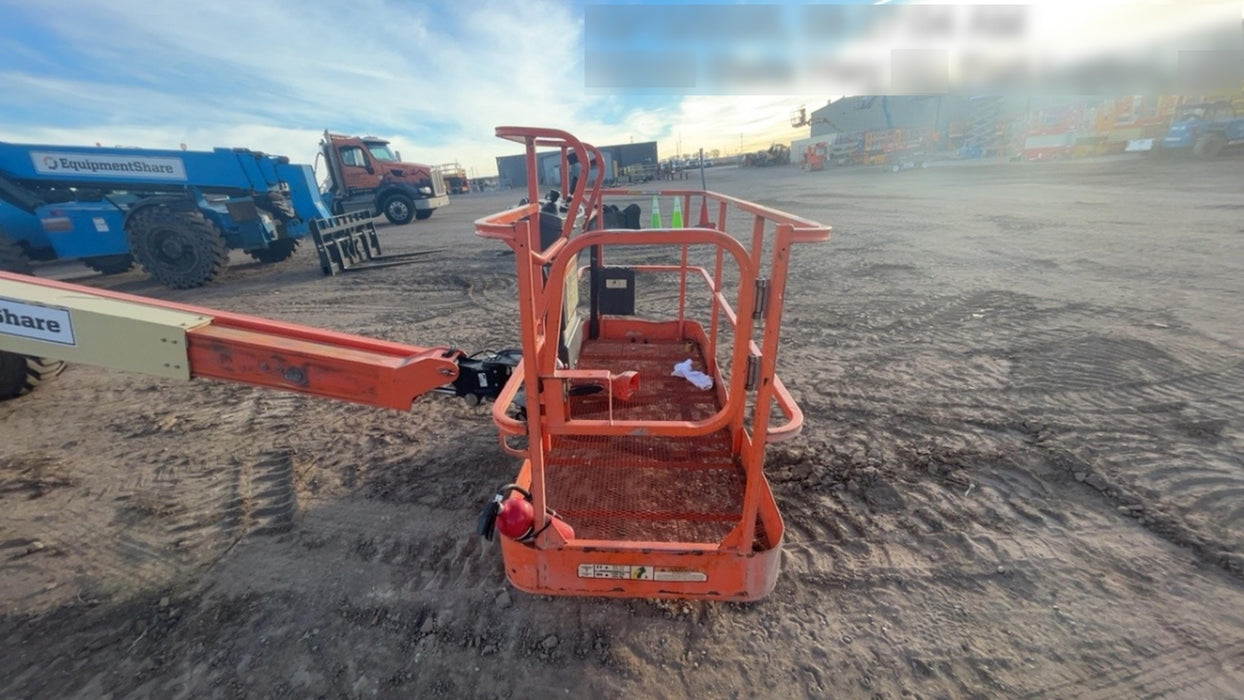 2019 JLG 400S