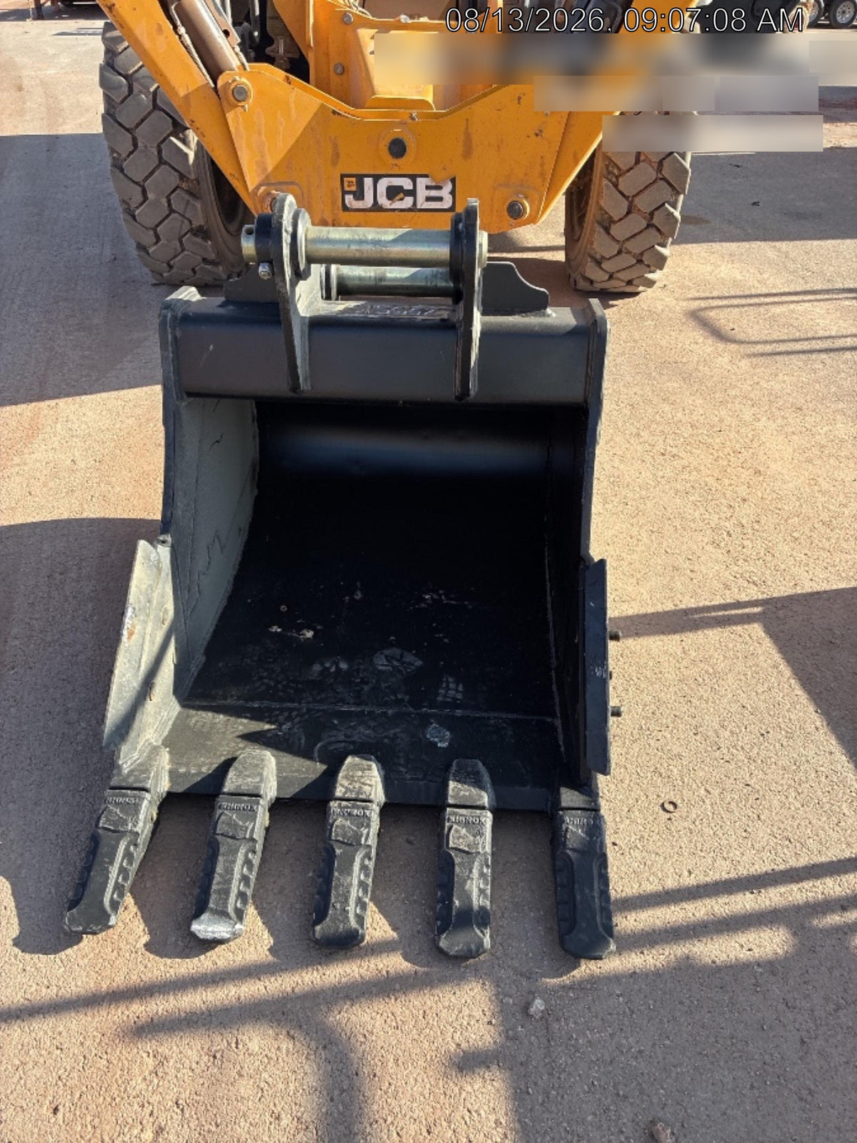 2026 RHINOX 36" Tooth Bucket - Rhinox