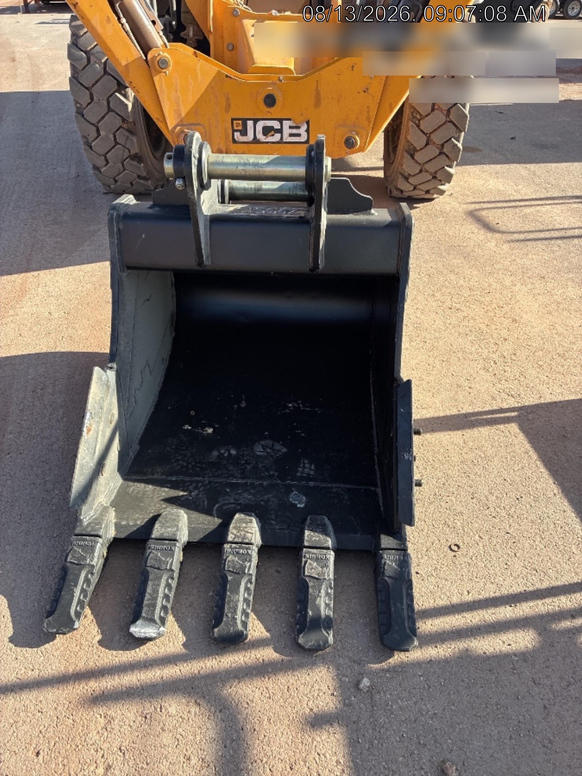2026 RHINOX 36" Tooth Bucket - Rhinox