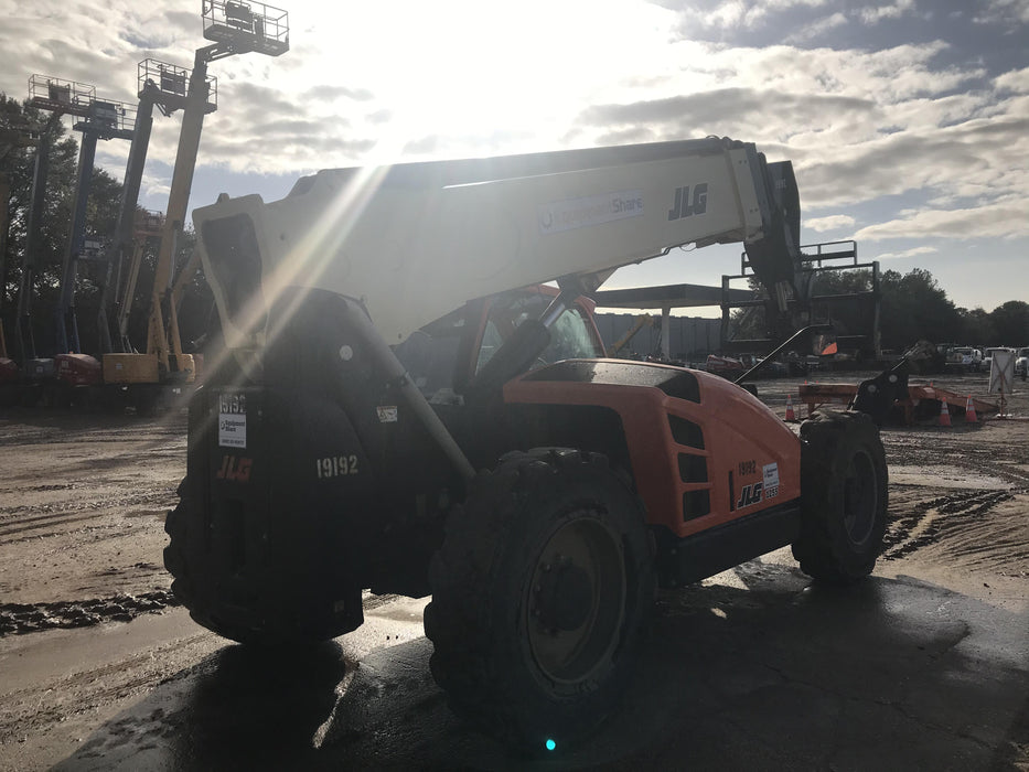 2019 JLG 1255 JLG 1255 T4F w/Full Cab, HVAC, Solid Tires, Work Lights/Beacon, 60" Carriage/Forks