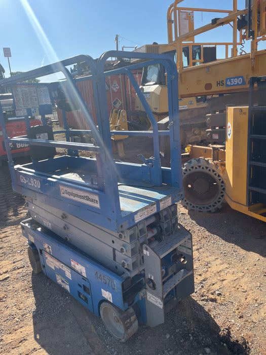 2019 Genie GS-1930 Fixed rails with chain Entry