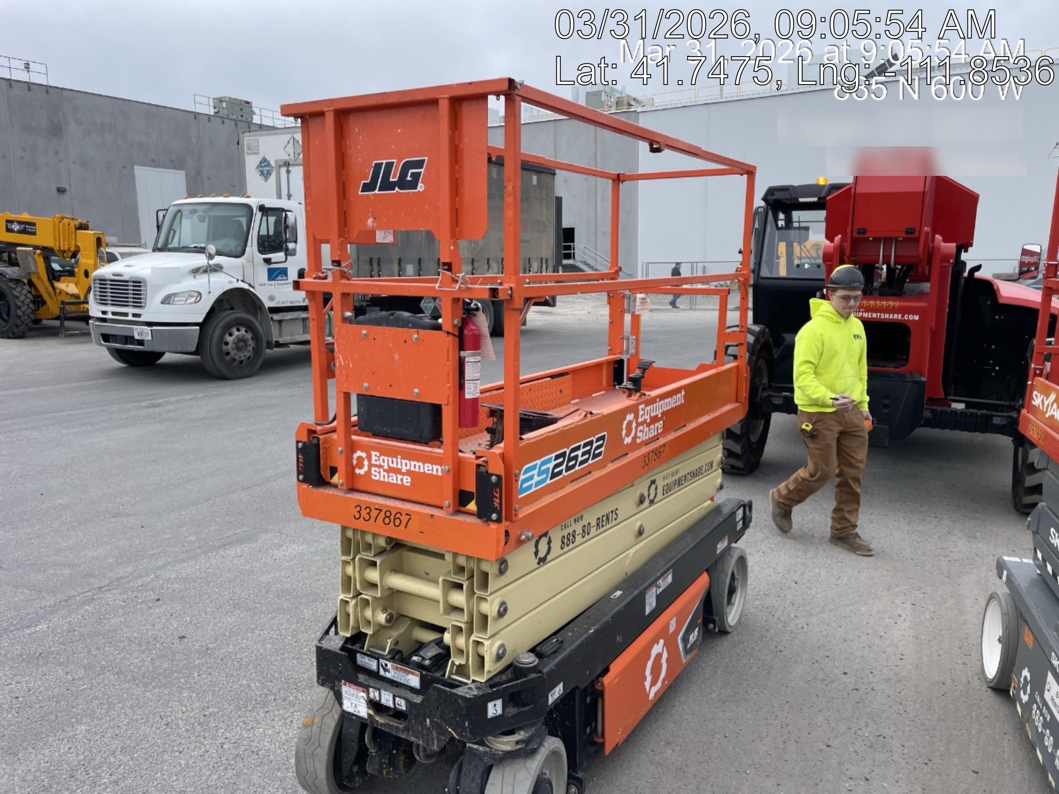 2023 JLG ES2632