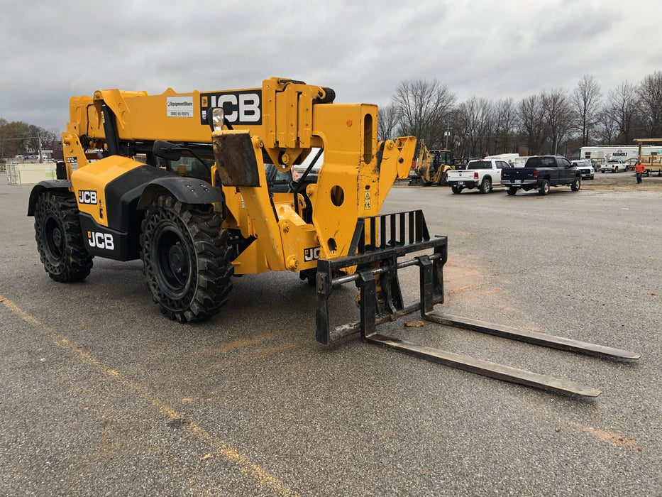 2019 JCB 512-56 Enclosed Cab, 74 HP, Solid Tires, Worklights, Beacon, Aux Hydraulics, Lifting Eye 60" Carriage/60" Forks
