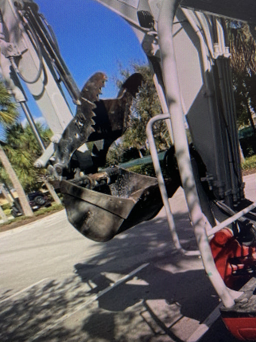 2015 CASE 24" Bucket - Case