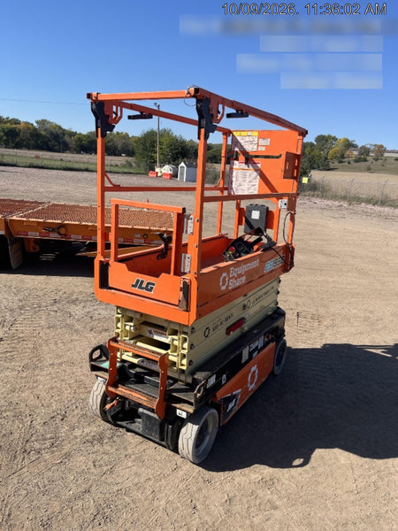 2022 JLG ES1932