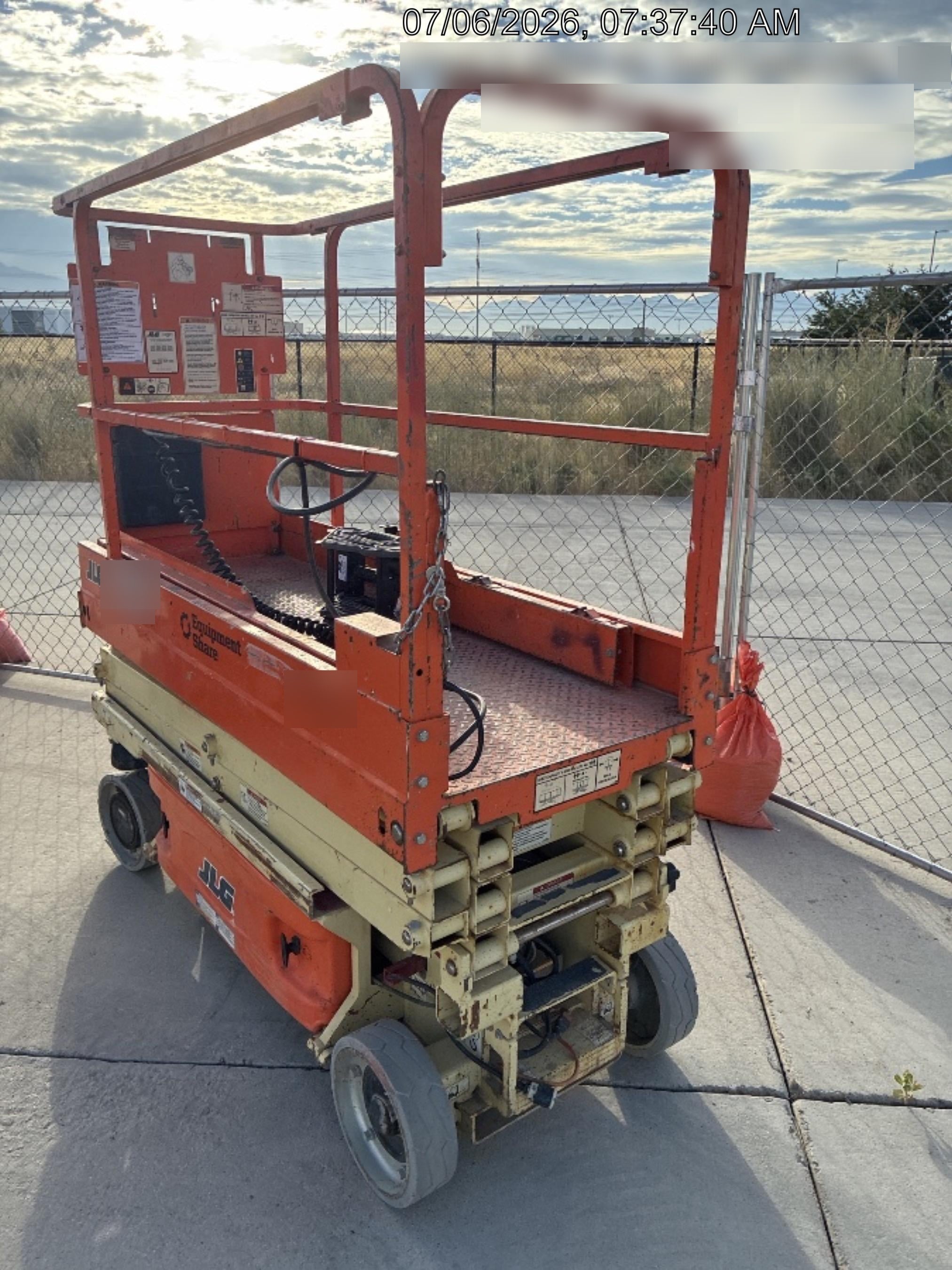 2016 JLG 1930ES