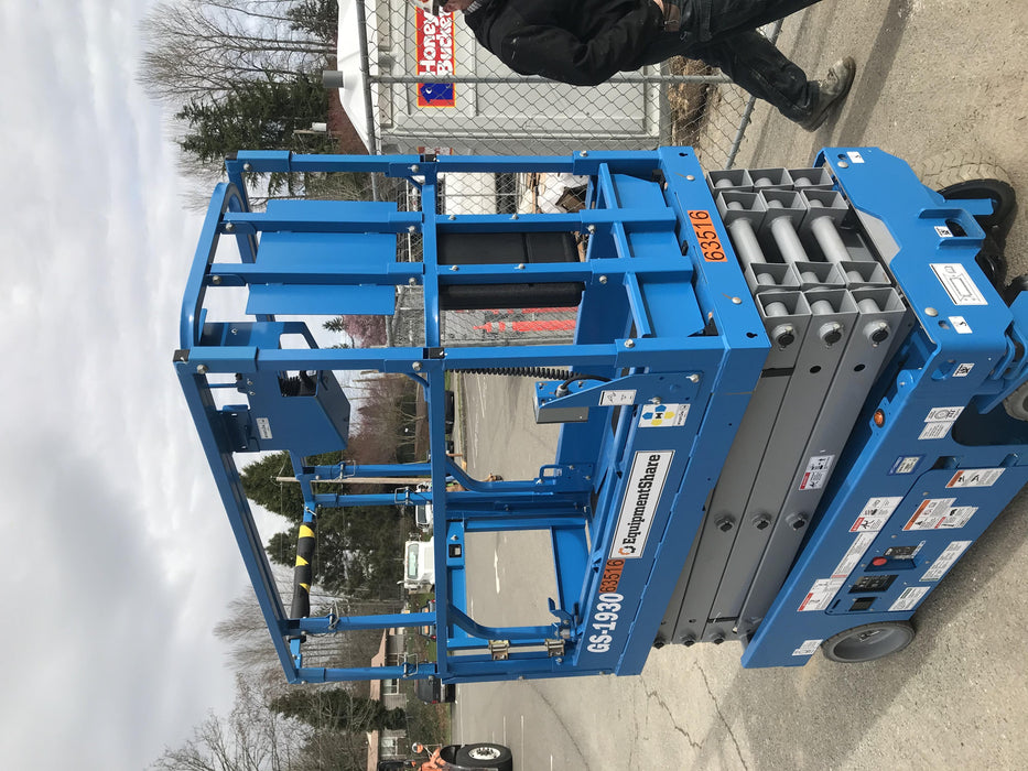 2020 Genie GS-1930 Solid Non Marking Tires, Beacon, Folding rails with half height swing gate