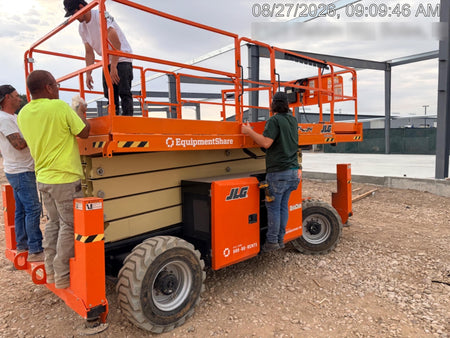 2023 JLG RT4394