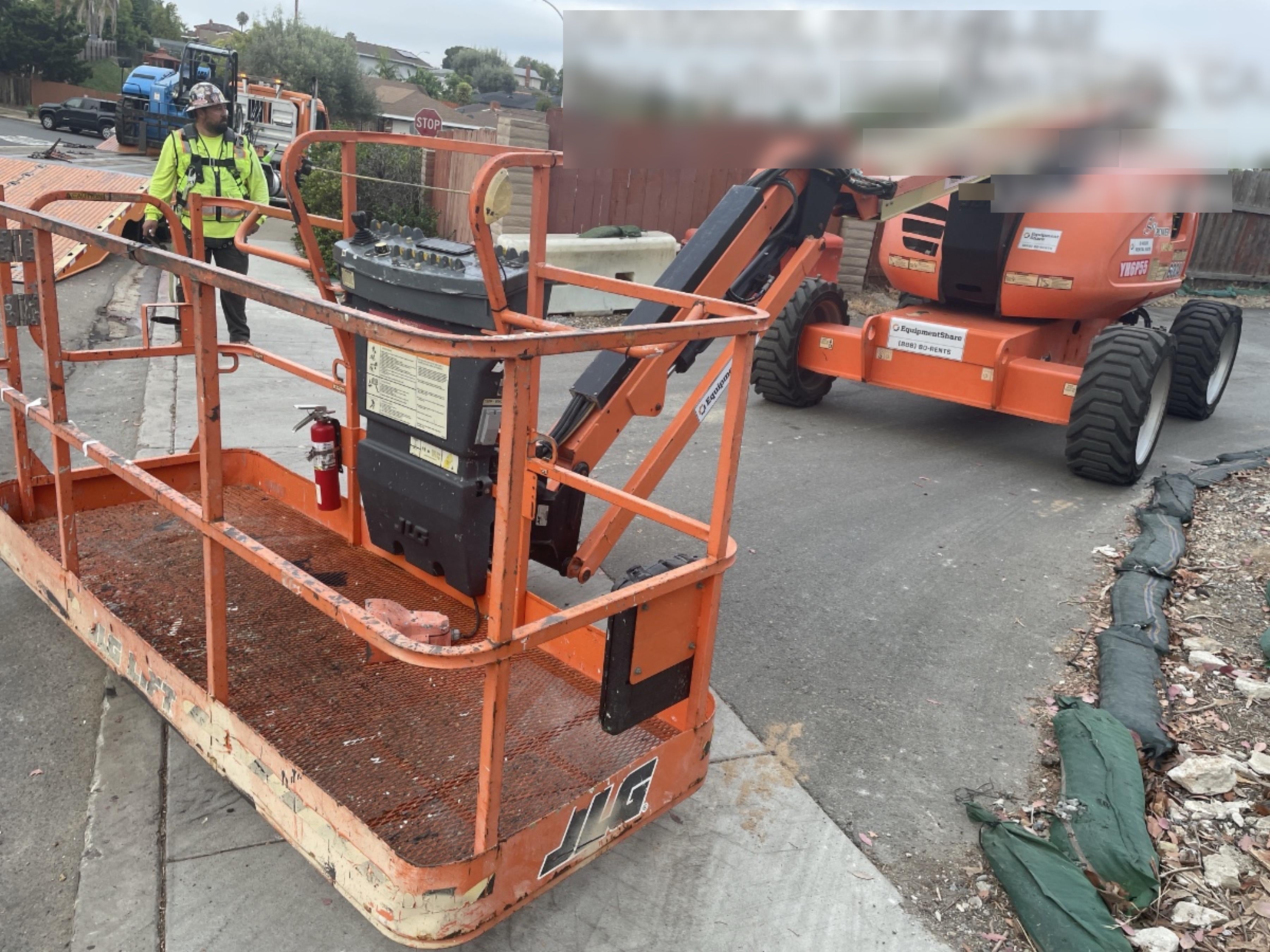 2021 JLG 600AJ