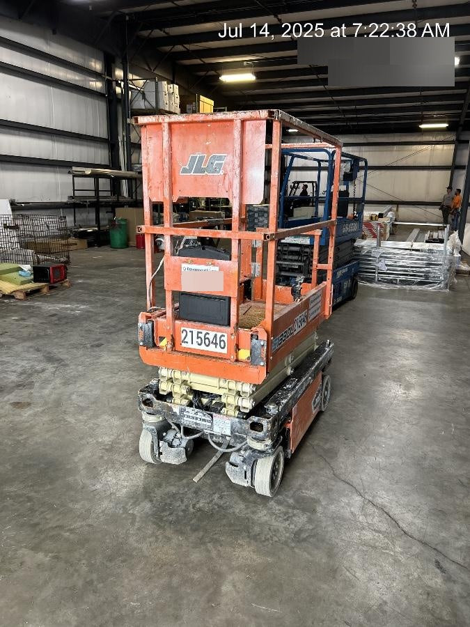 2022 JLG ES1330L
