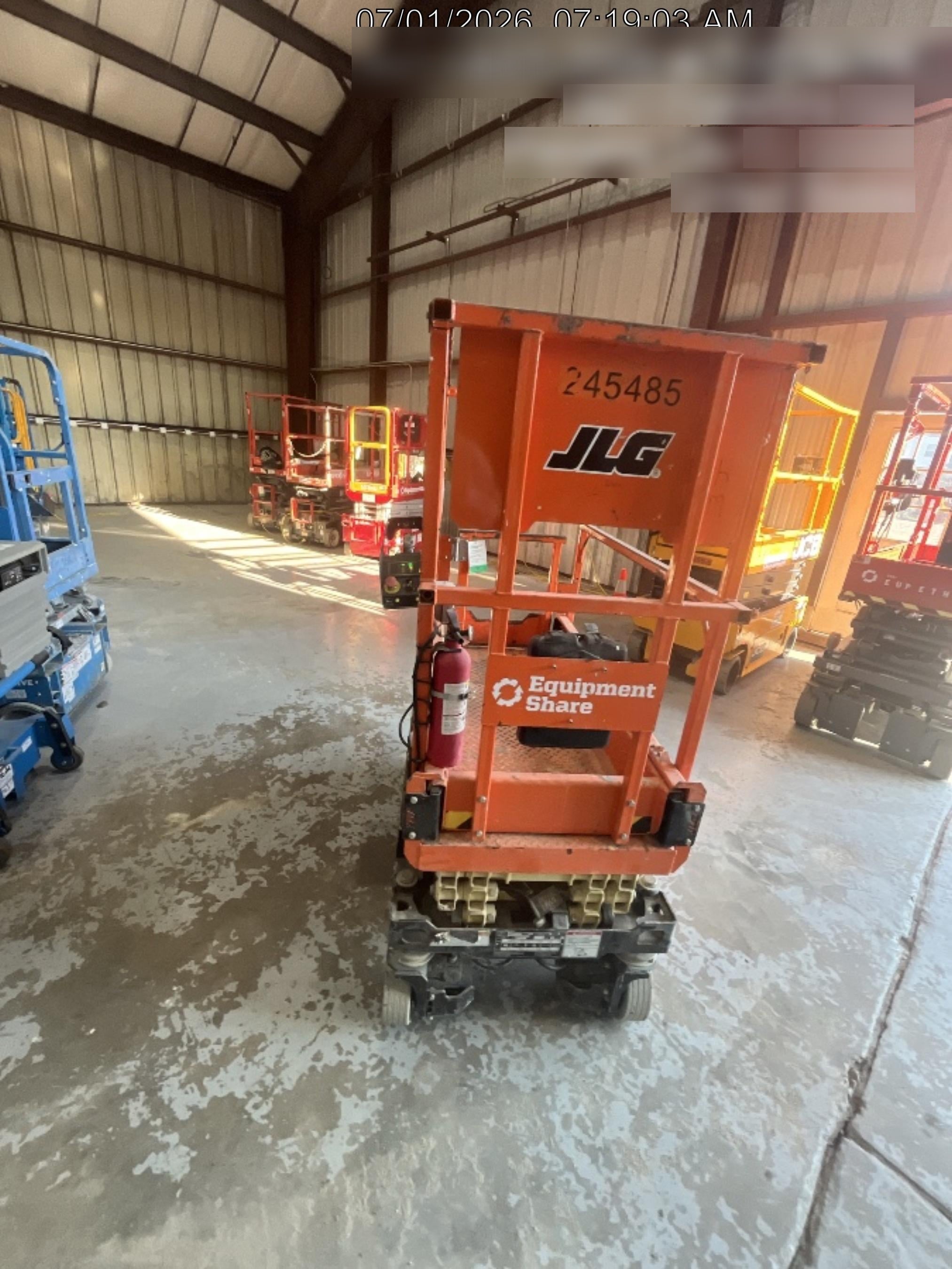 2022 JLG ES1330L