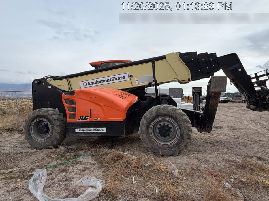 2021 JLG 1075
