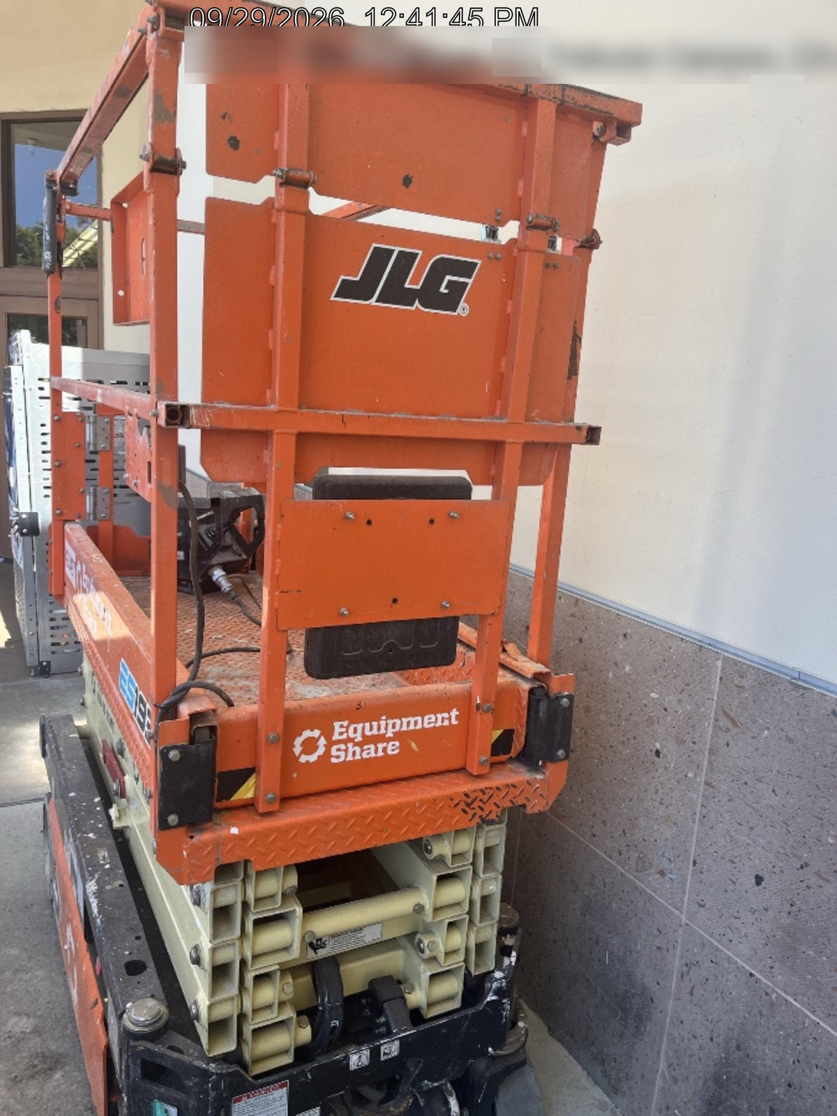 2024 JLG ES1932