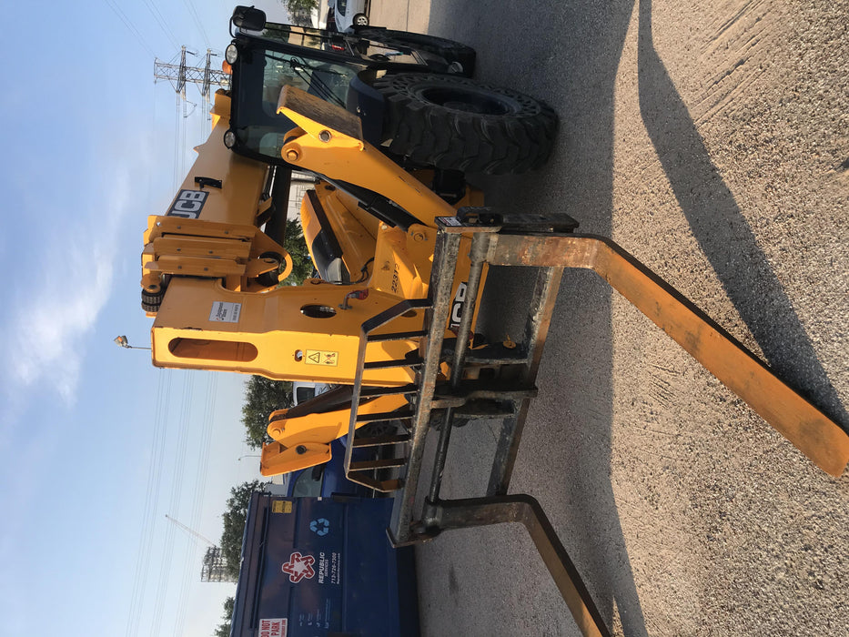 2019 JCB 510-56 JCB 510-56 Telehandler 74 HP w/CAB/HVAC, Beacon, Worklights, Aux Hydraulics, Solid Tires, 72" Carriage/Forks