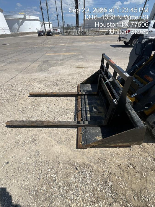 2025 ARROW MATERIAL HANDLING F5100CB - 72"