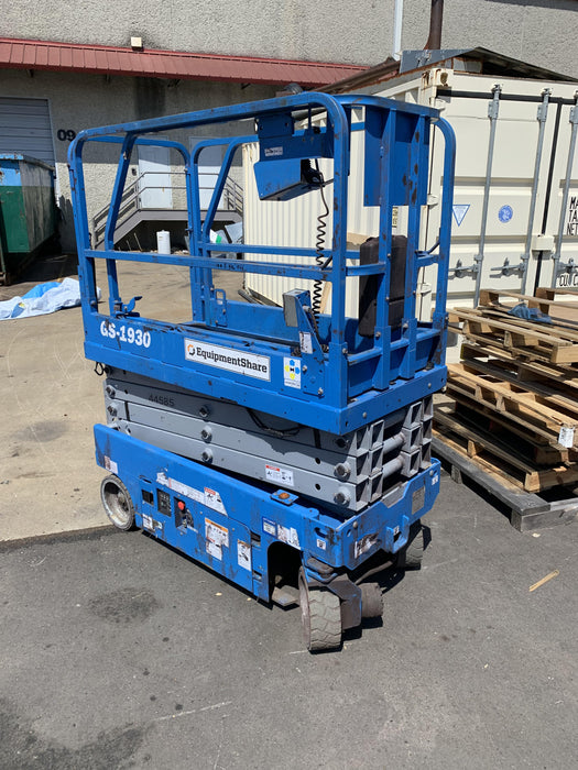 2019 Genie GS-1930 Fixed rails with chain Entry