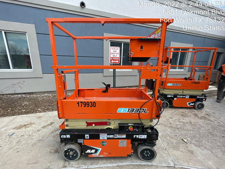2021 JLG ES1330L