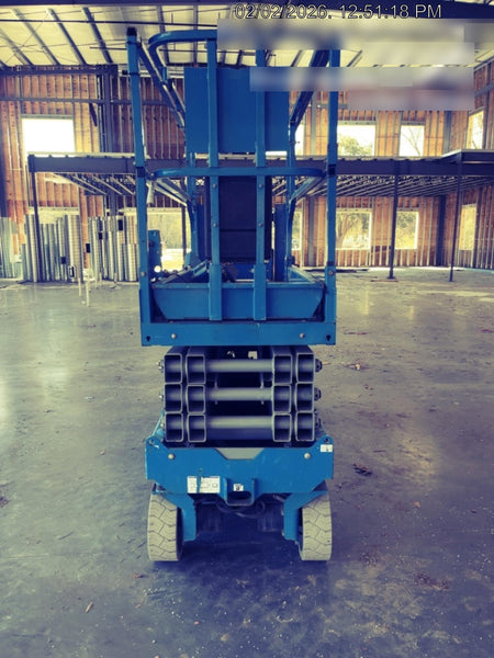 2019 Genie GS-2632 Folding rails with half height swing gate