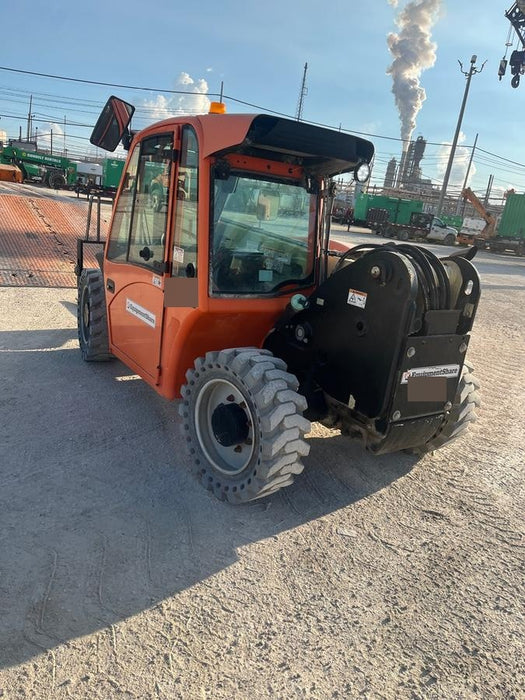 2020 JLG G5-18A Cab/Heat/Air, NM Solid Tires, Beacon w/48" Carriage, 48" Pallet Forks