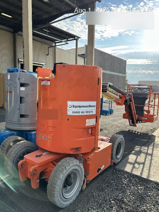 2019 JLG E300AJP
