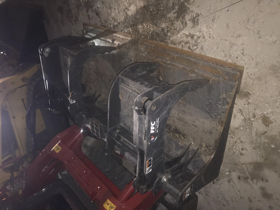 2020 PALADIN 76" Scrap Grapple Bucket - Paladin