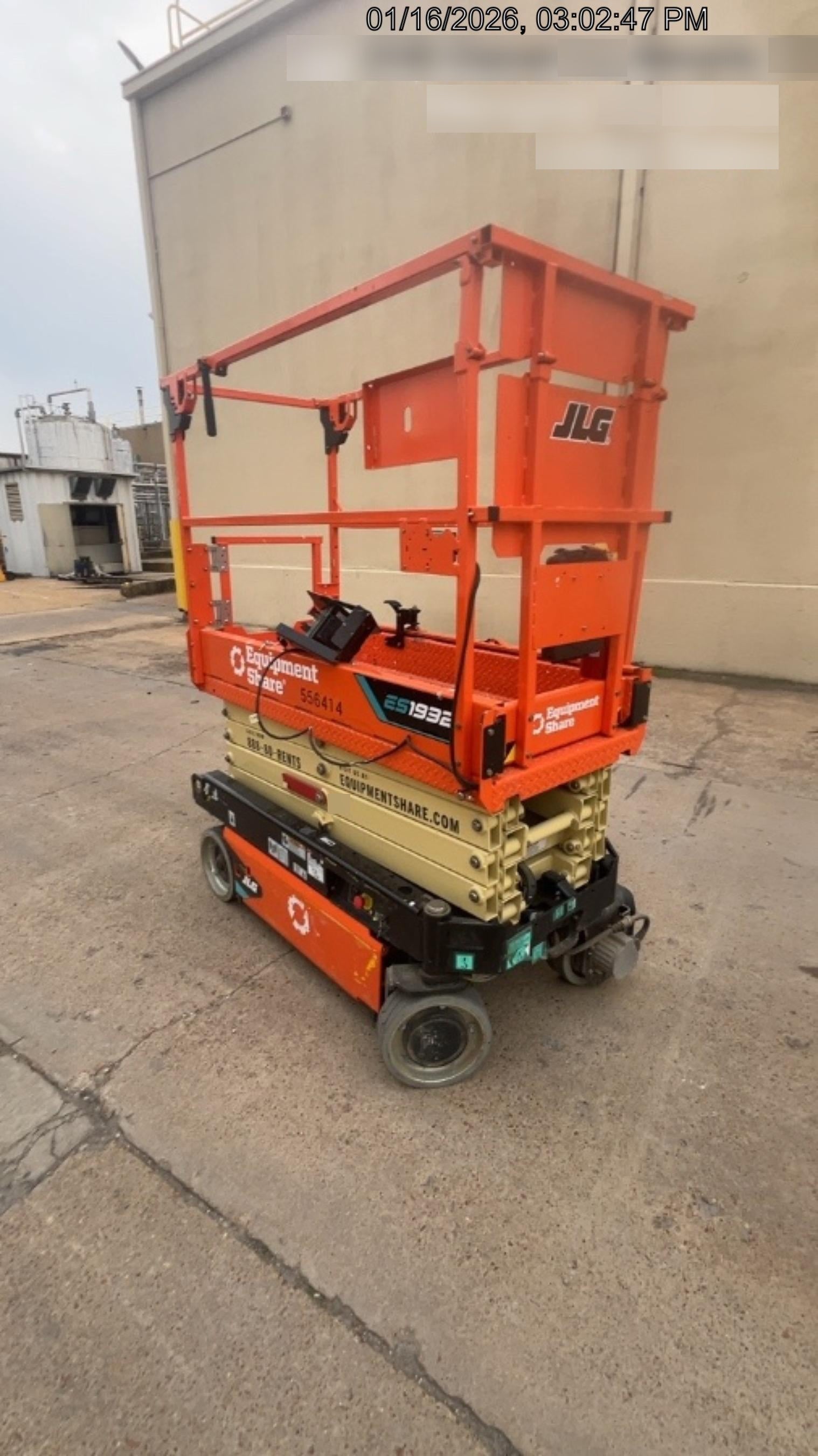 2025 JLG ES1932