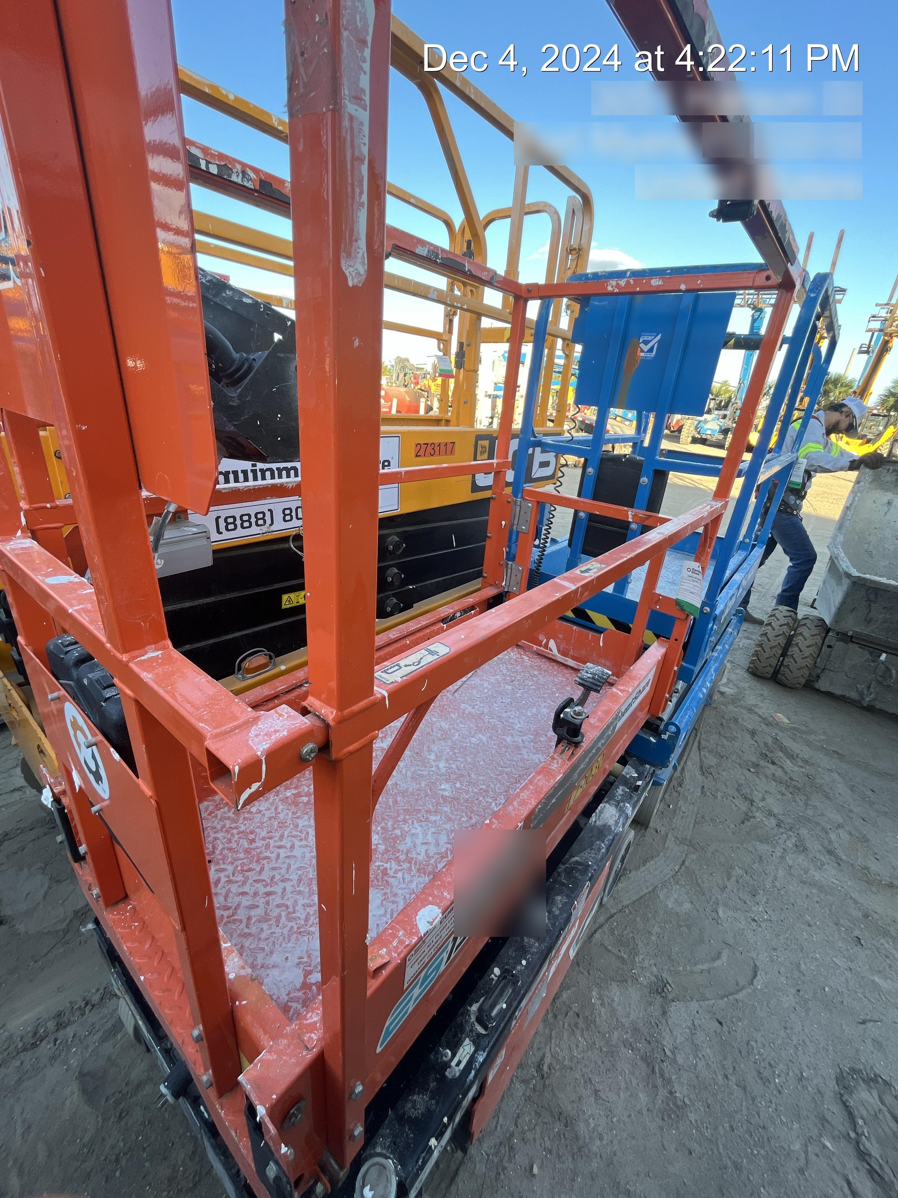2021 JLG ES1330L