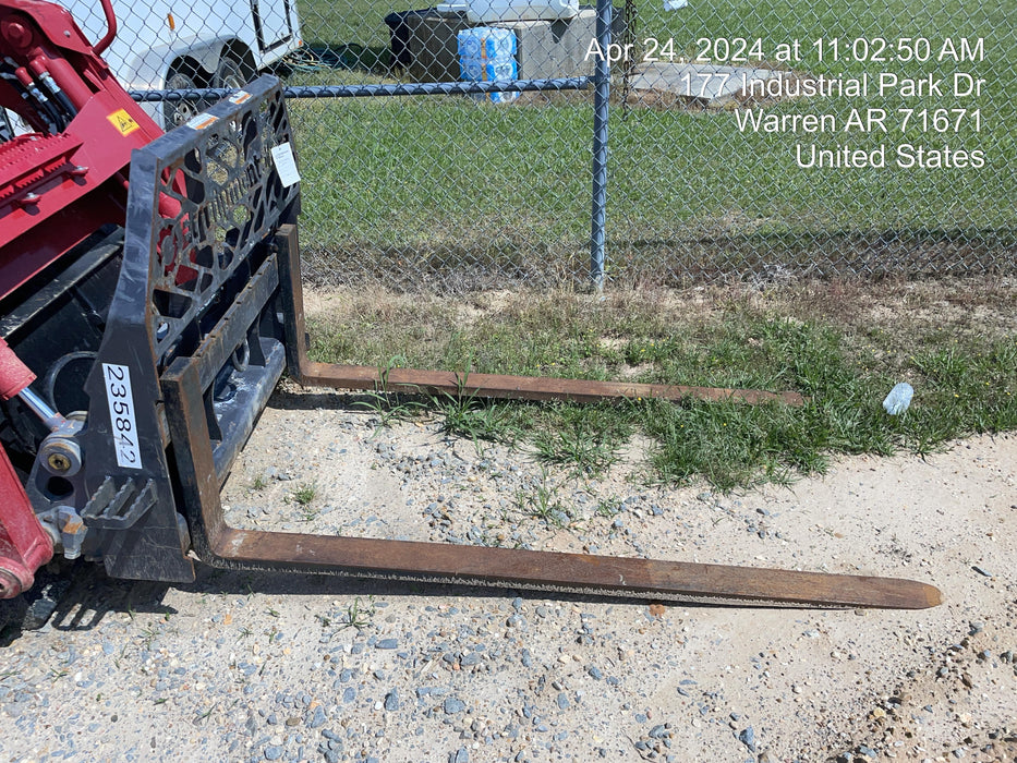 2022 PALADIN 48" Pallet Forks - Paladin