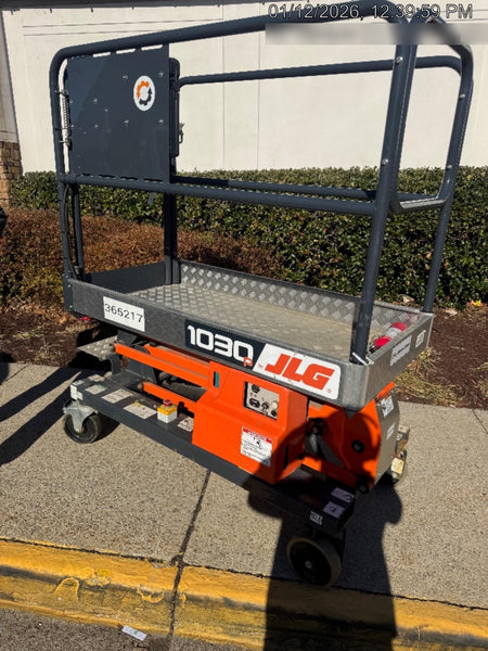 2023 JLG 1030P