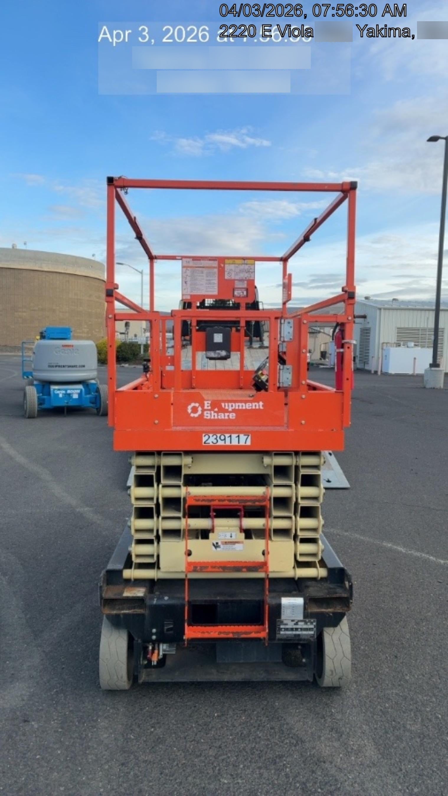 2022 JLG ES3246