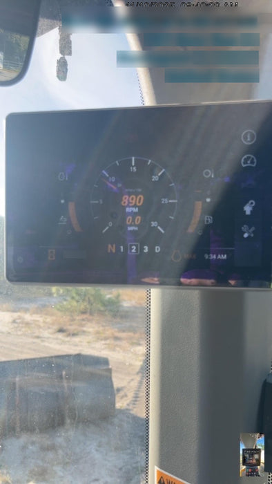 2017 Case 621G CLOSED CAB, JRB 416 STYLE HYD COUPLER