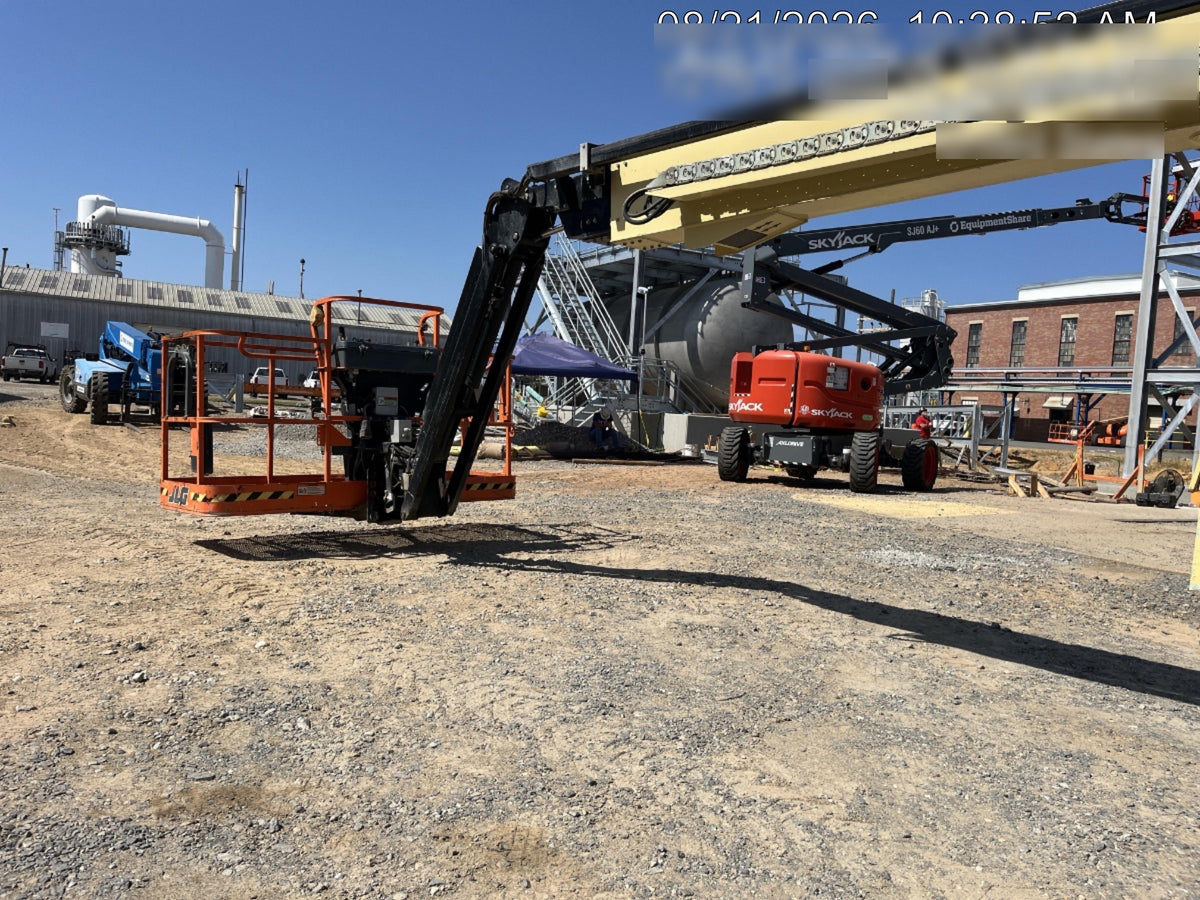 2023 JLG 860SJ