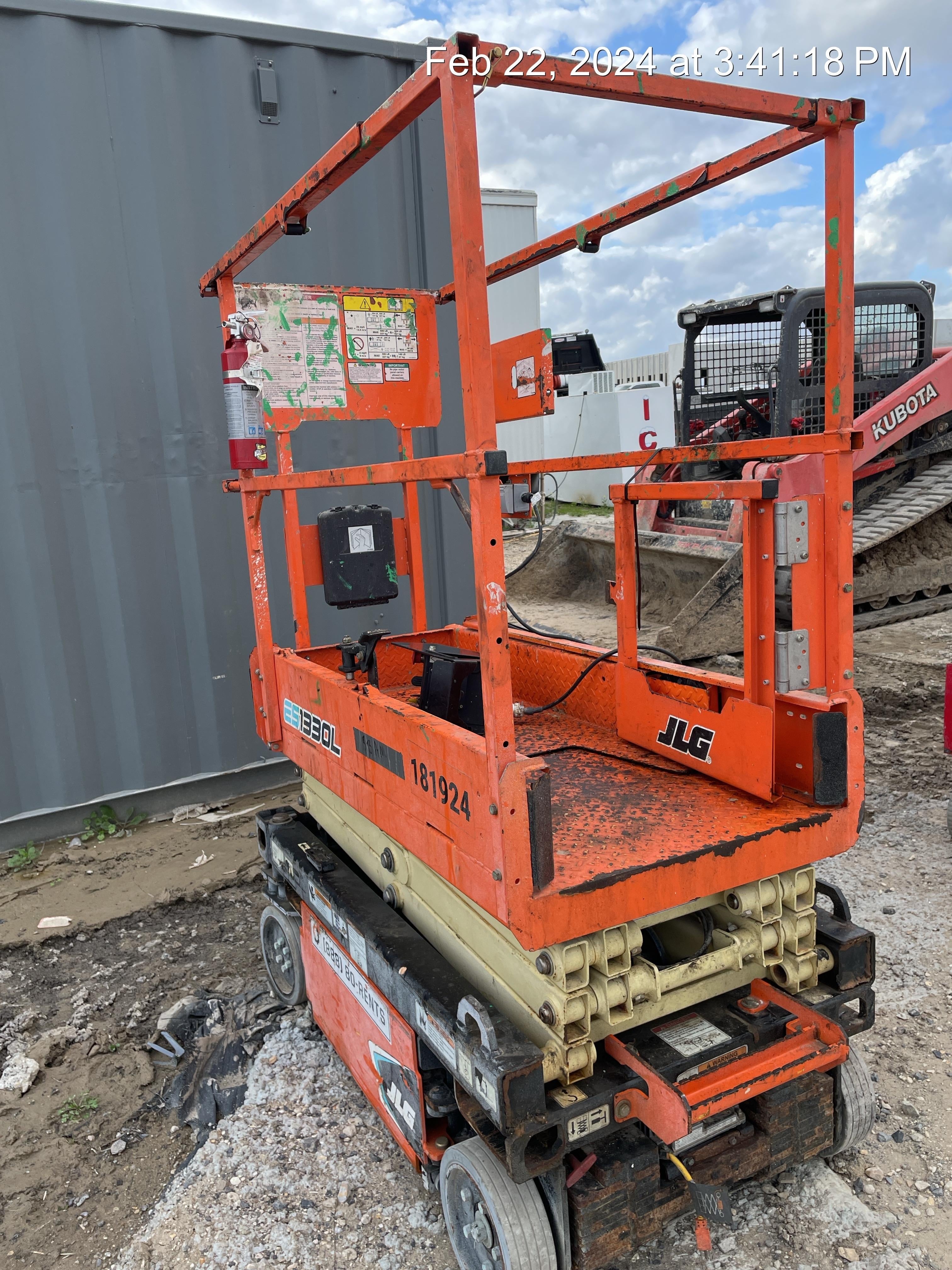 2021 JLG ES1330L