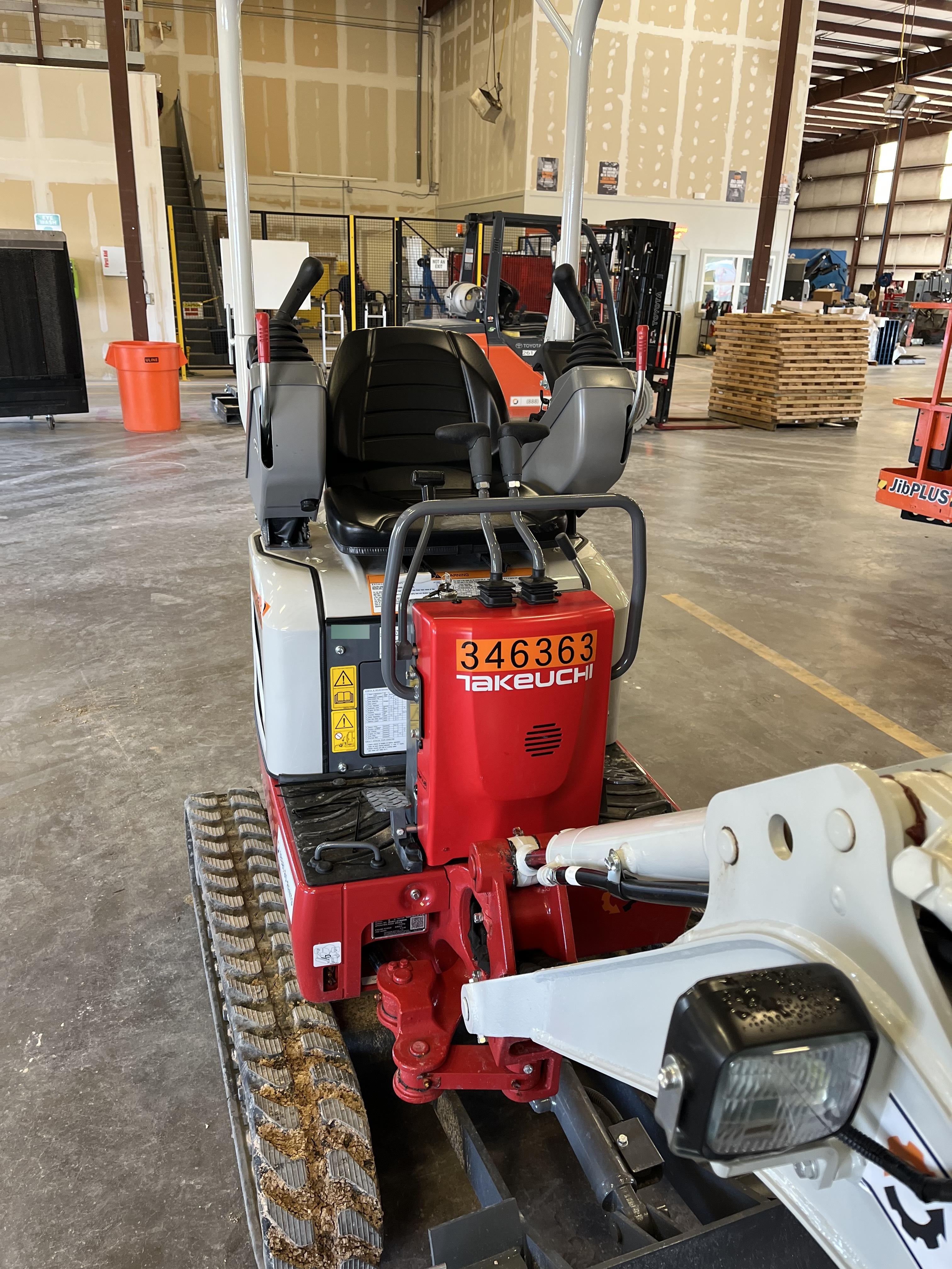 2023 TAKEUCHI TB210R