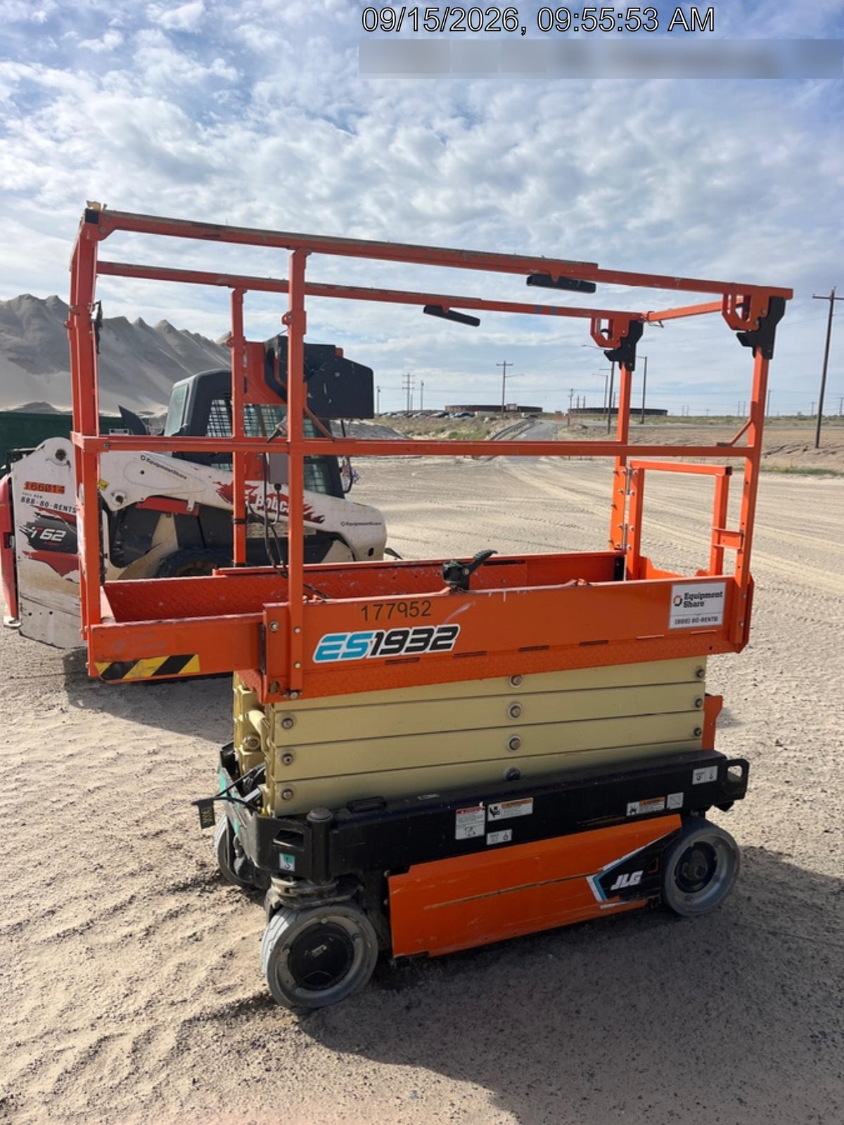 2021 JLG ES1932