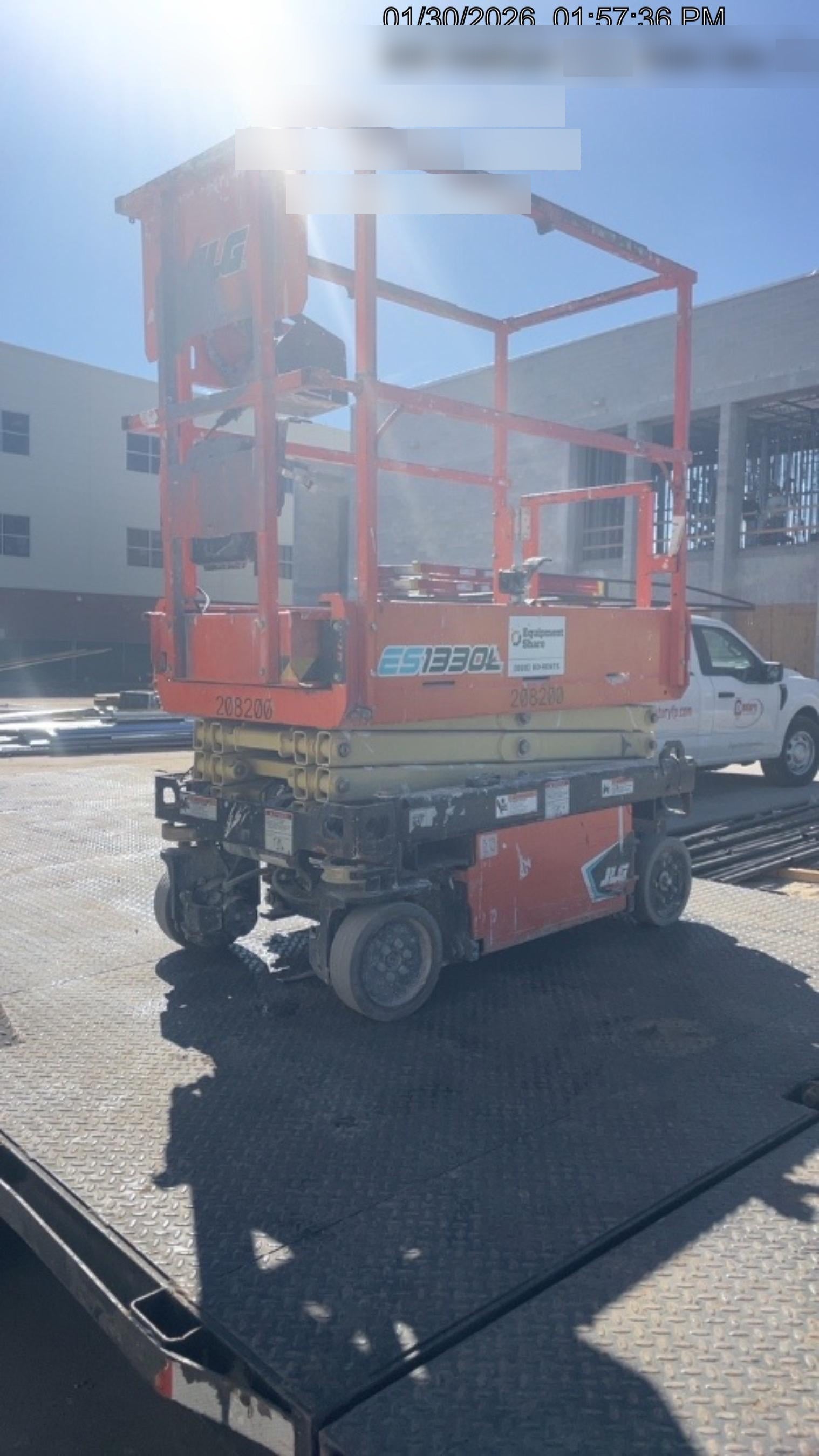 2022 JLG ES1330L