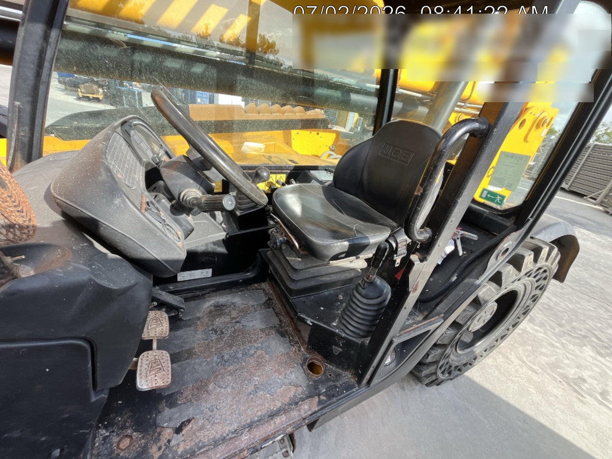 2023 JCB 510-56