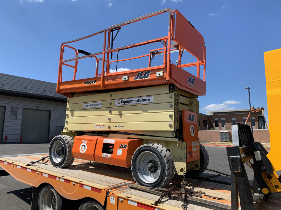 2019 JLG 4069LE