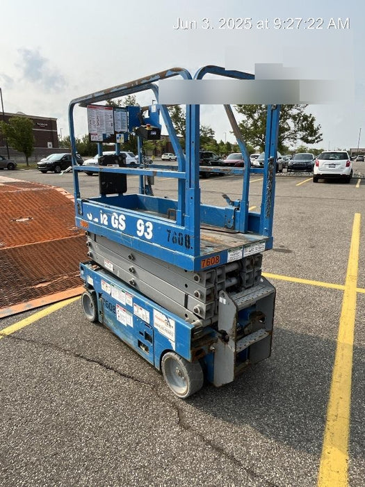 2018 Genie GS-1930 Genie GS-1930 Lift w/Fixed Rail and Chain Entry