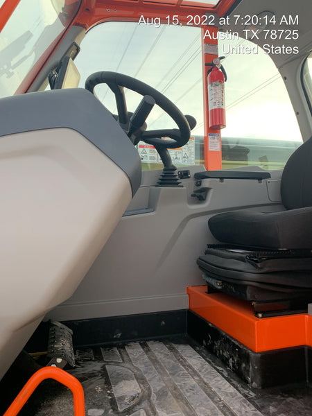 2022 JLG 1075