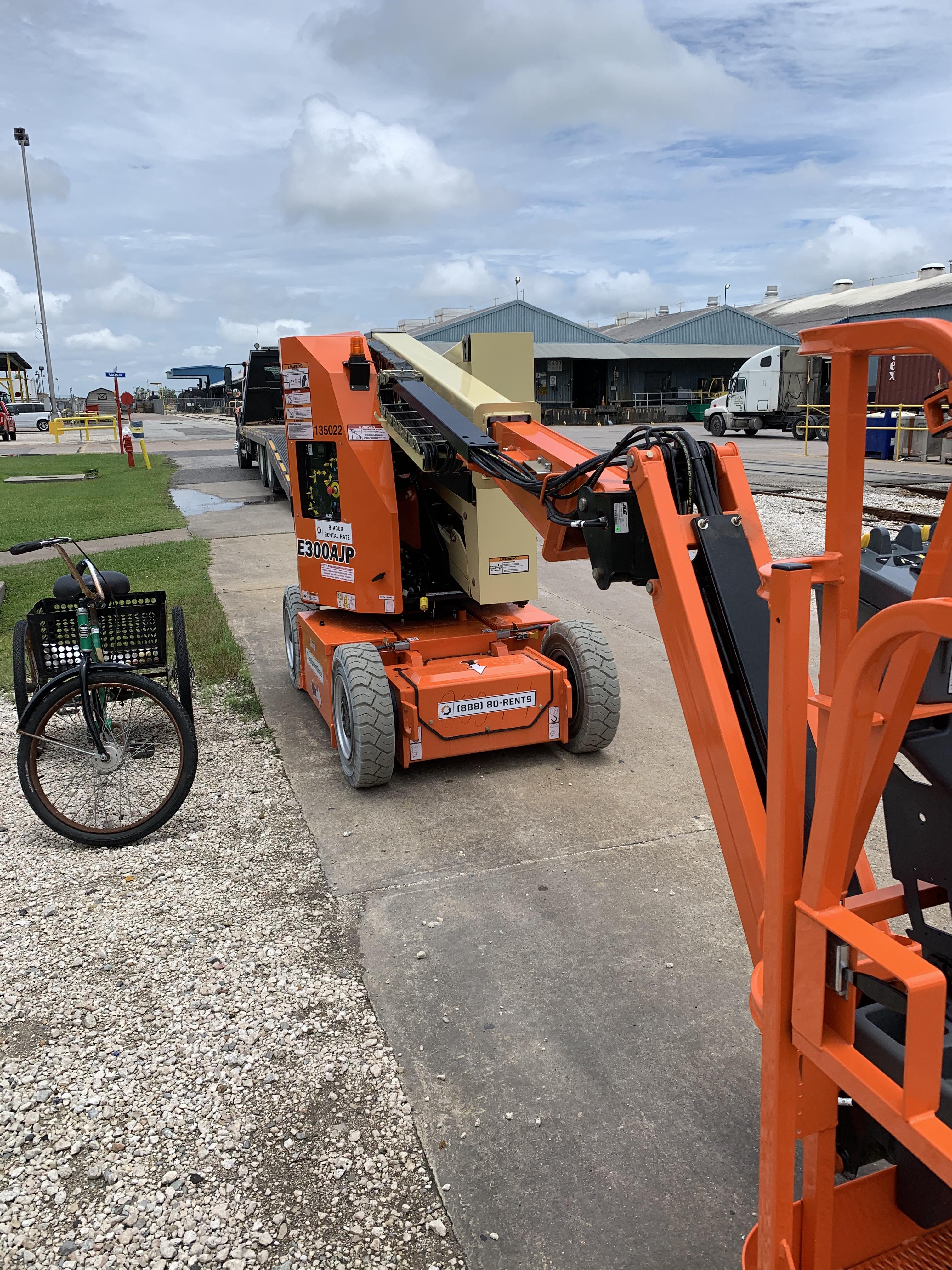 2021 JLG E300AJP