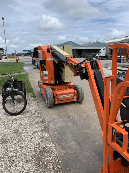 2021 JLG E300AJP