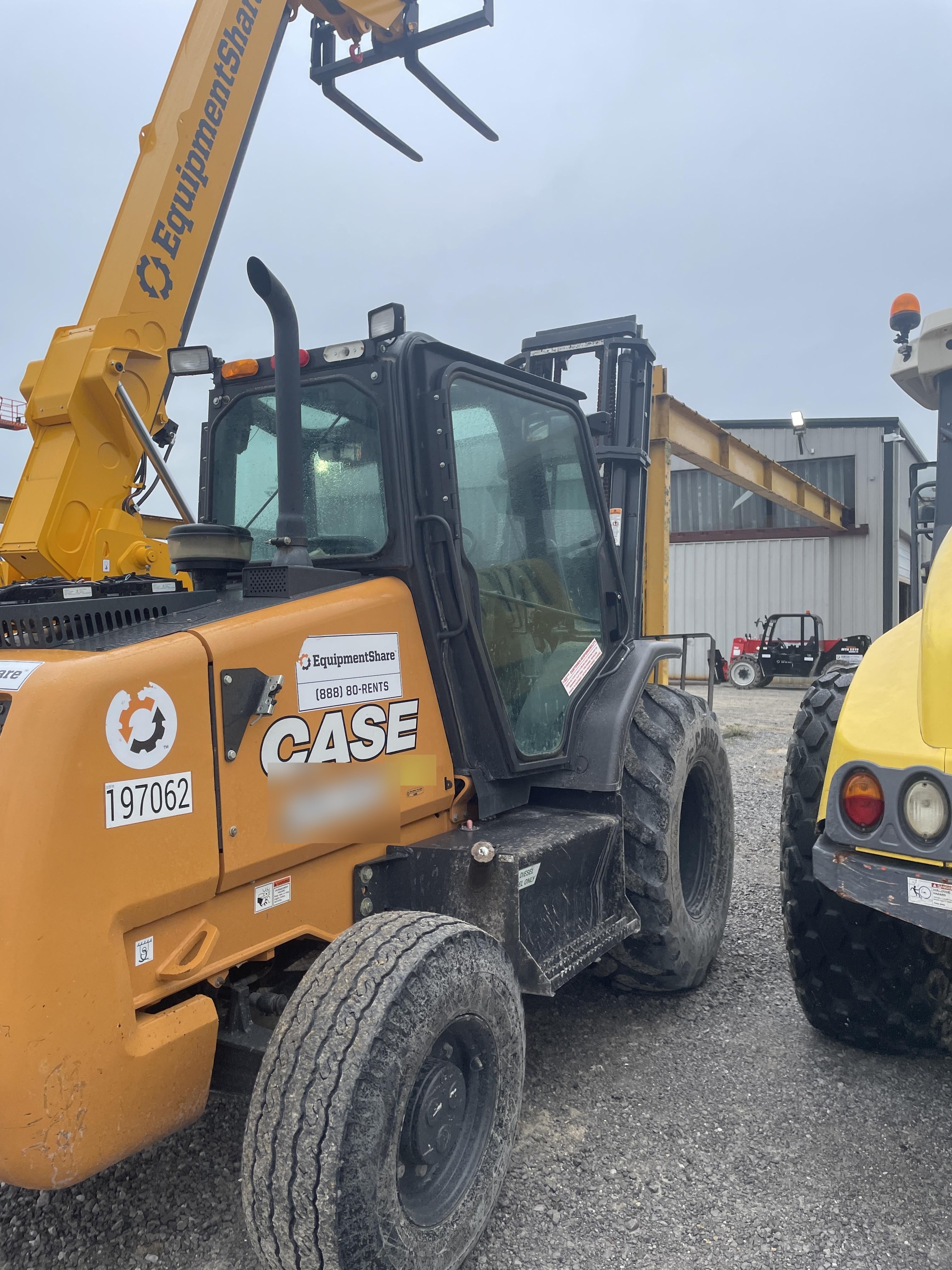 2021 CASE 586H