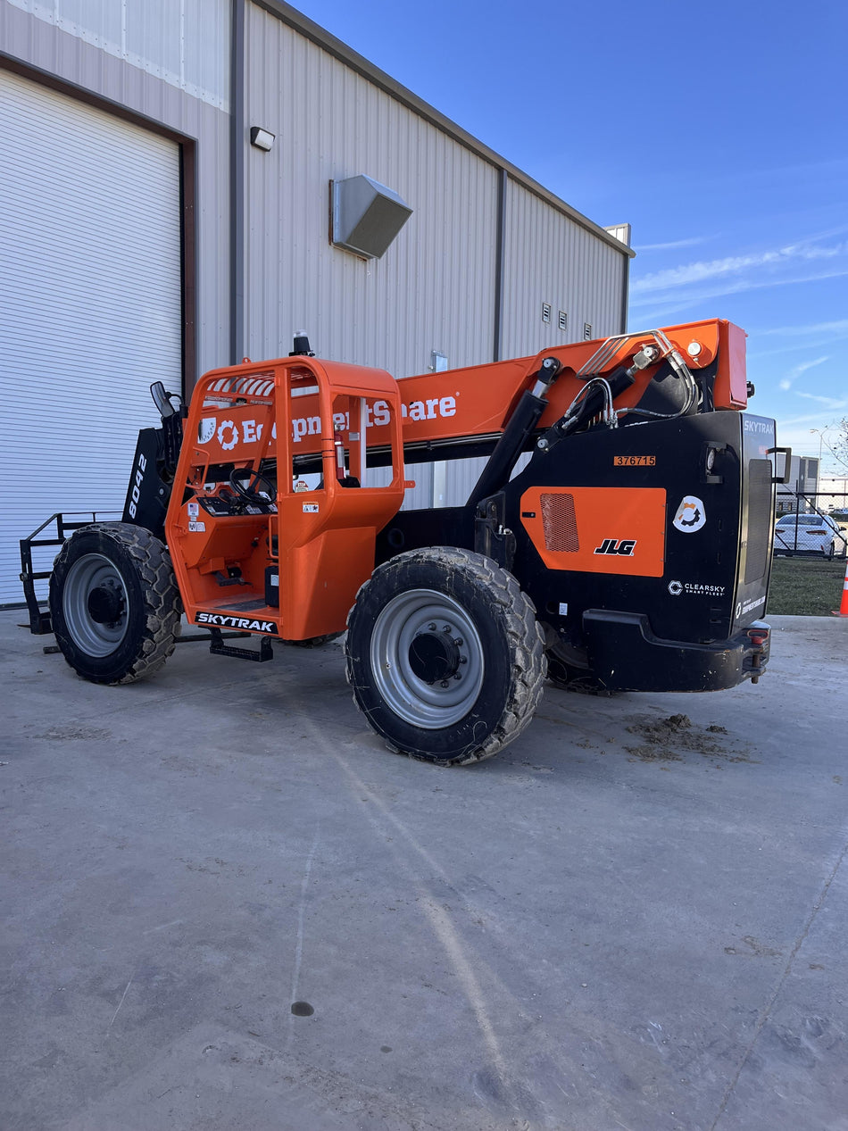2023 SKYTRAK 8042