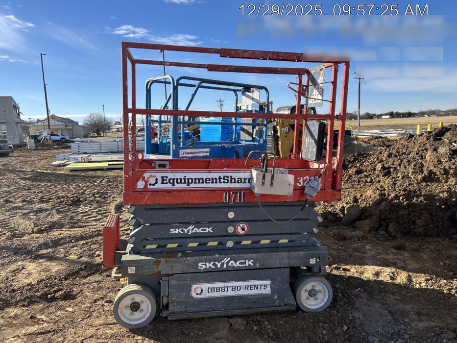 2016 Skyjack SJIII-3219 19' Electric Scissor Lift