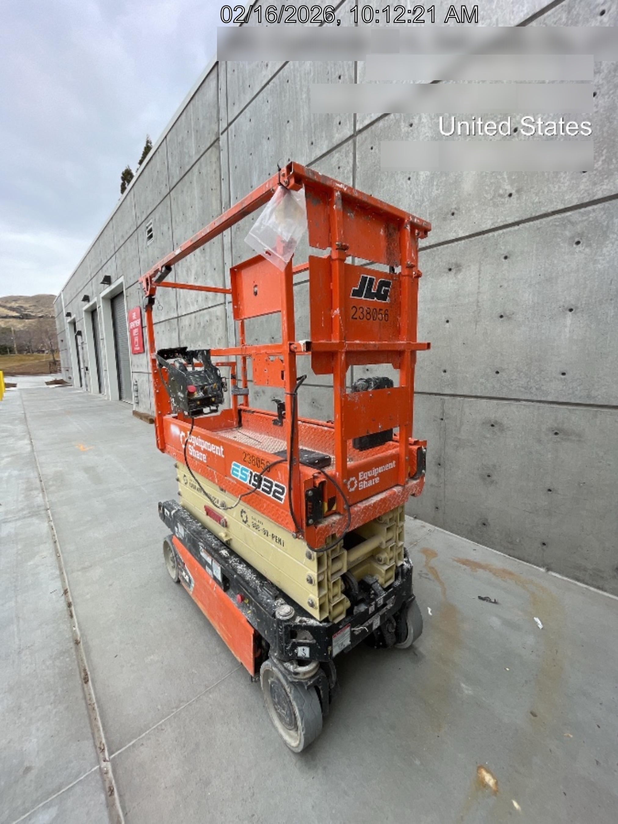 2022 JLG ES1932