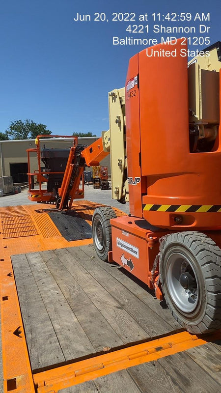 2022 JLG E300AJP