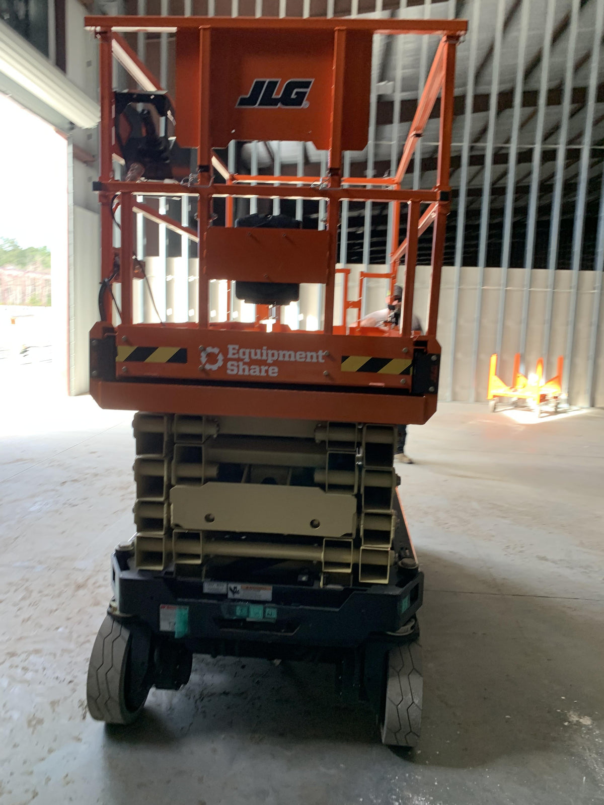 2022 JLG ES3246