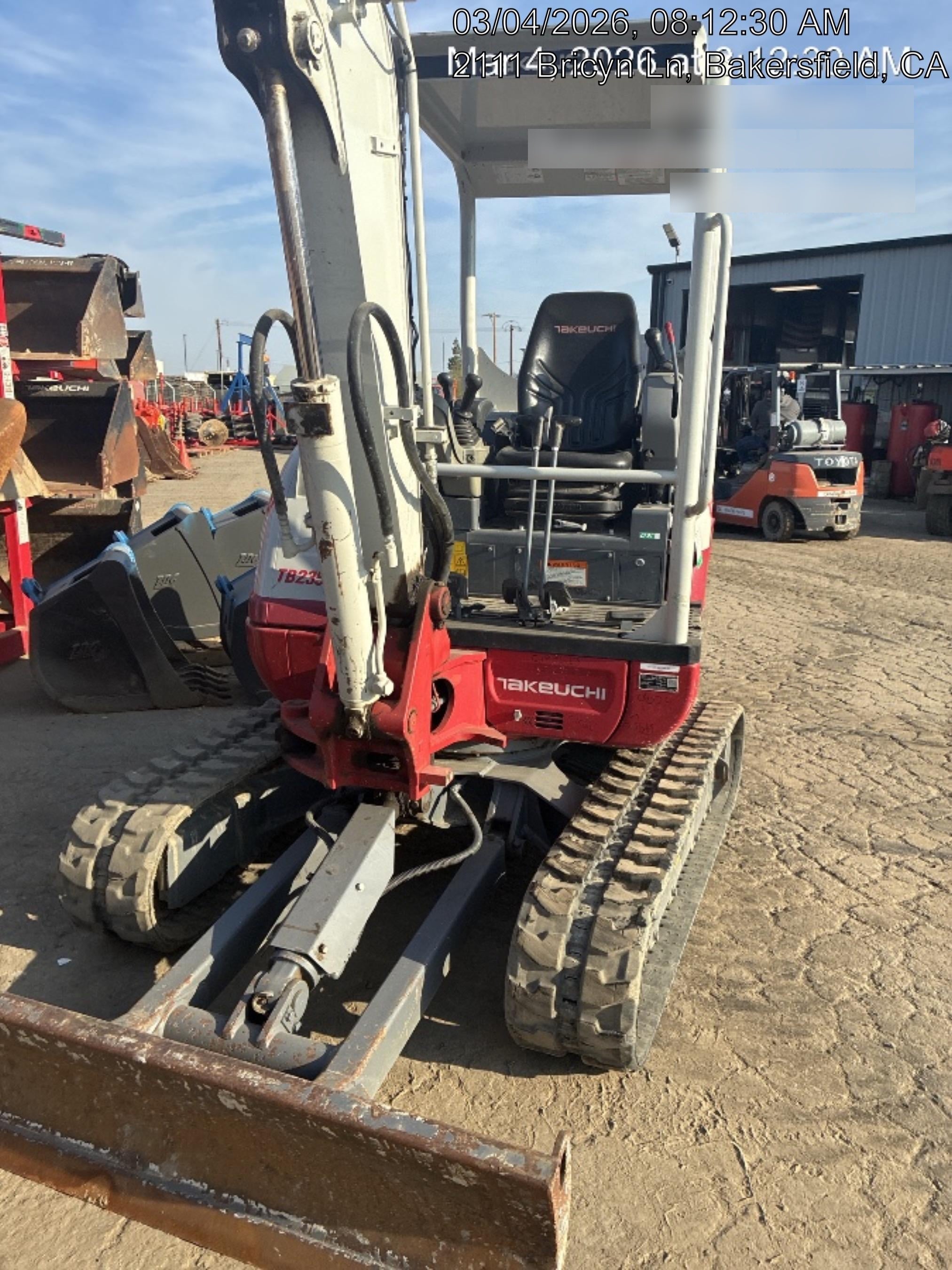 2022 TAKEUCHI TB235-2R